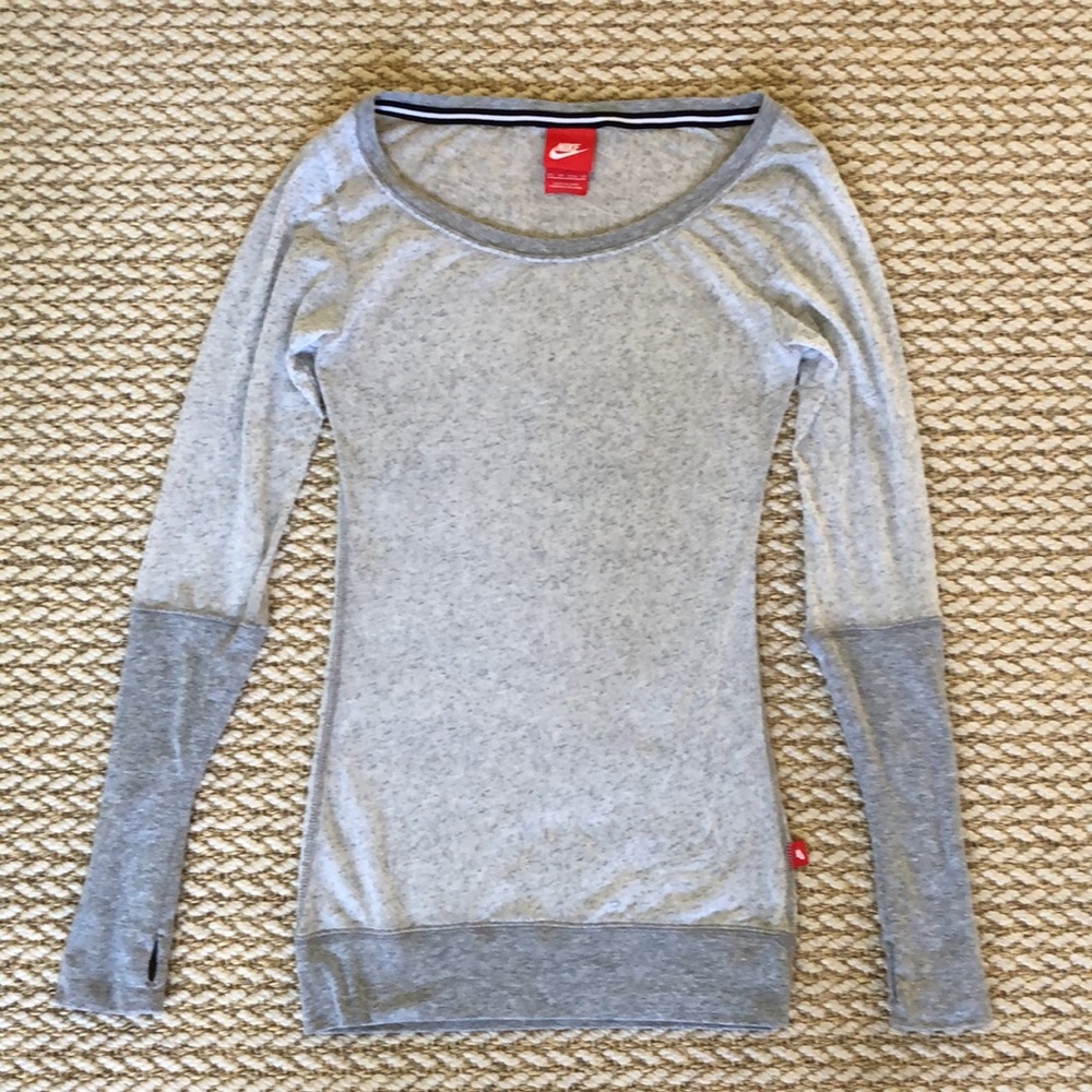 *LIKE NEW* Nike Fitted Top